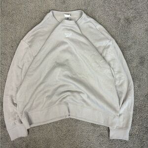 Y2k gray reebok‎ small center logo crewneck